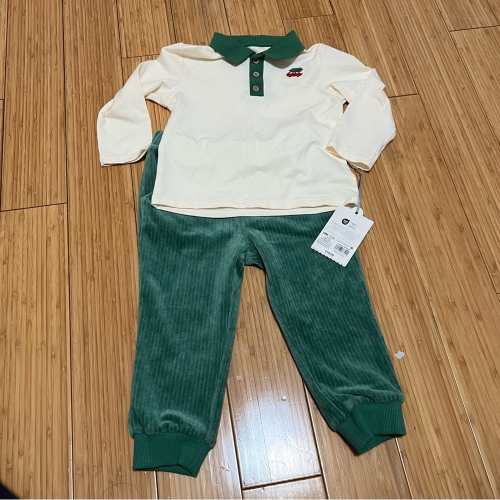 NWT Cloud Island Holiday Cream and Green Baby Corduroy Outfit- 18M - Picture 4 of 10